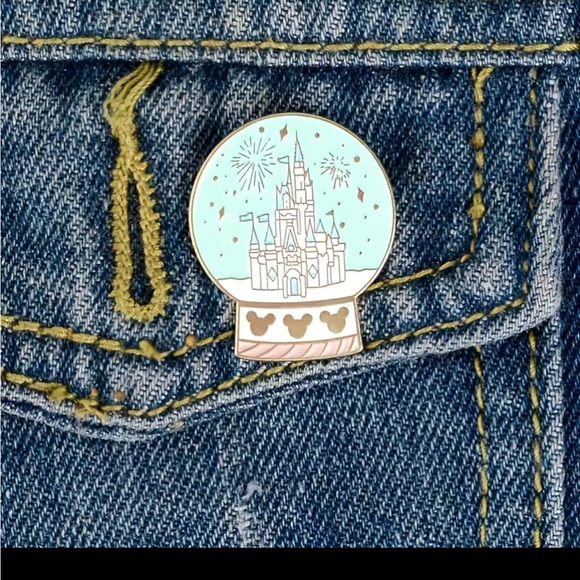 Magic Castle Enameled Pin NEW - Picture 2 of 6